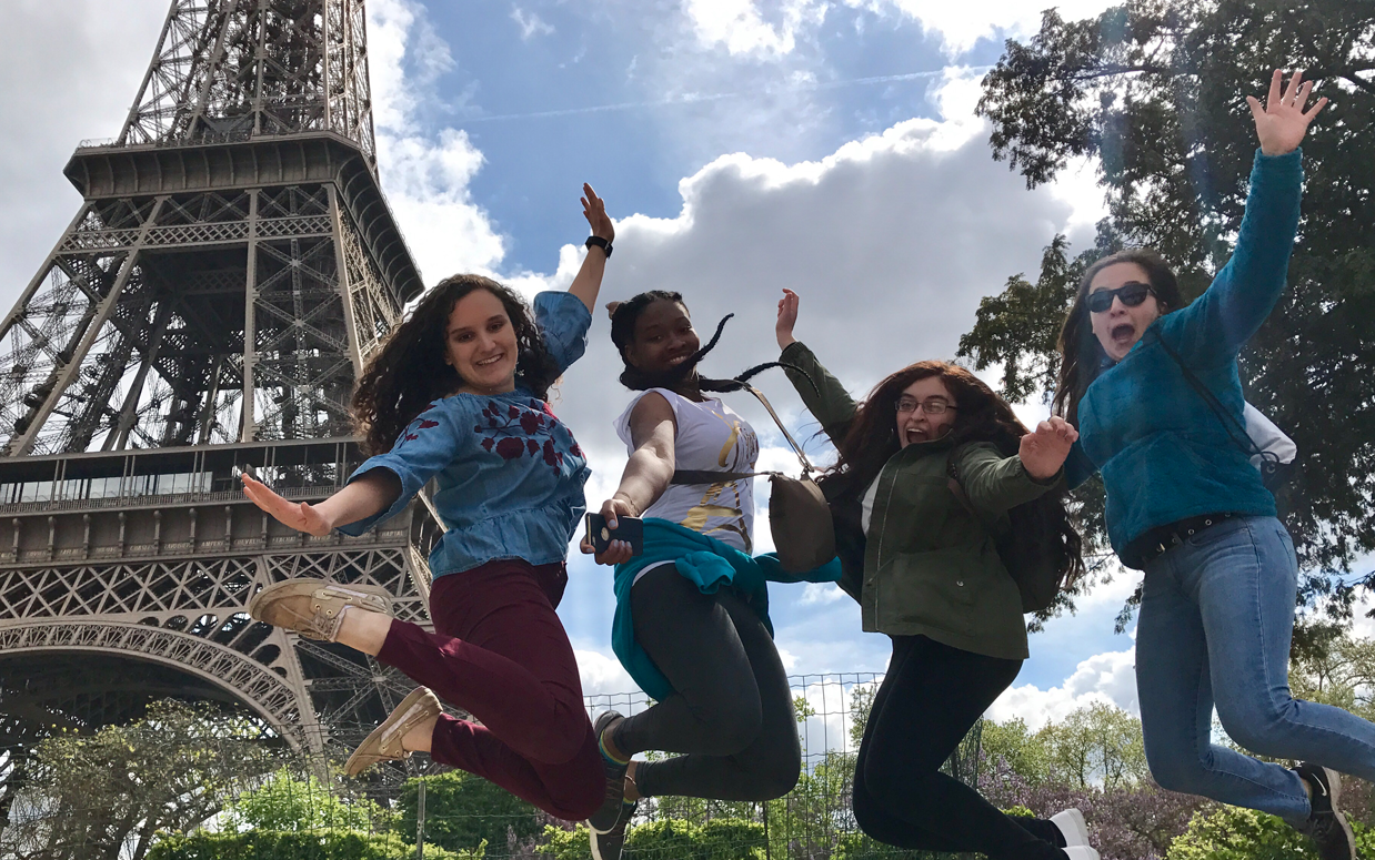 Fun travel photo in Paris!